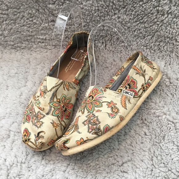 Toms Shoes - Size 5.5W Toms Classic Floral Canvas Slide On Shoe